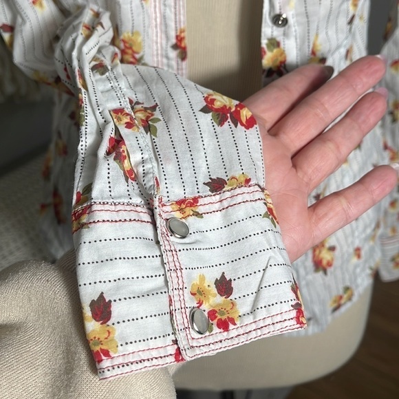 Fossil women’s floral button down blouse size XSMALL - Picture 4 of 9